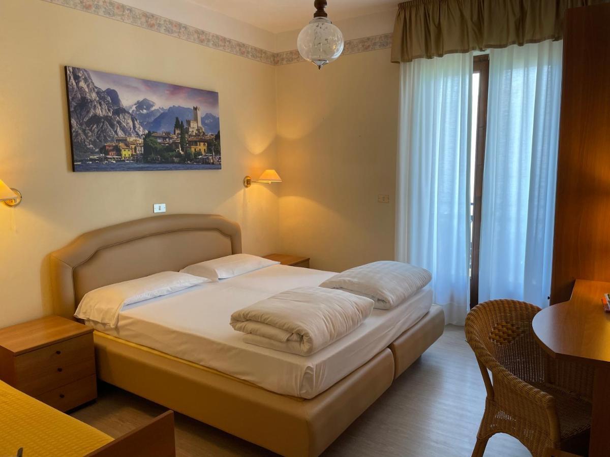 Hotel Rabay Brenzone sul Garda Bagian luar foto