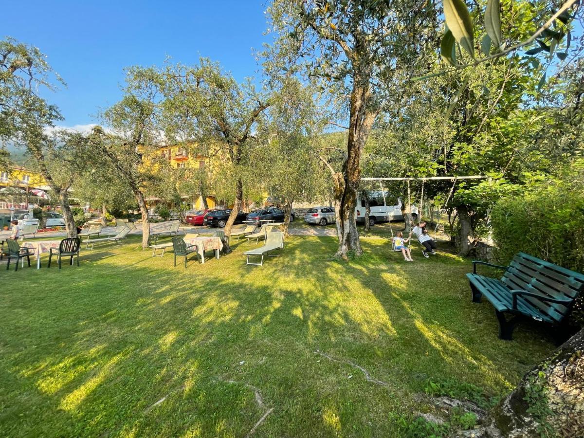 Hotel Rabay Brenzone sul Garda Bagian luar foto