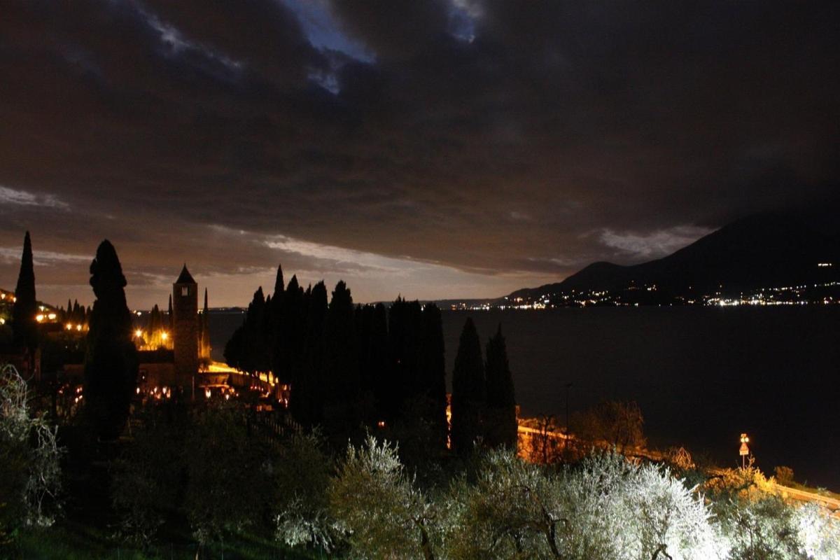 Hotel Rabay Brenzone sul Garda Bagian luar foto