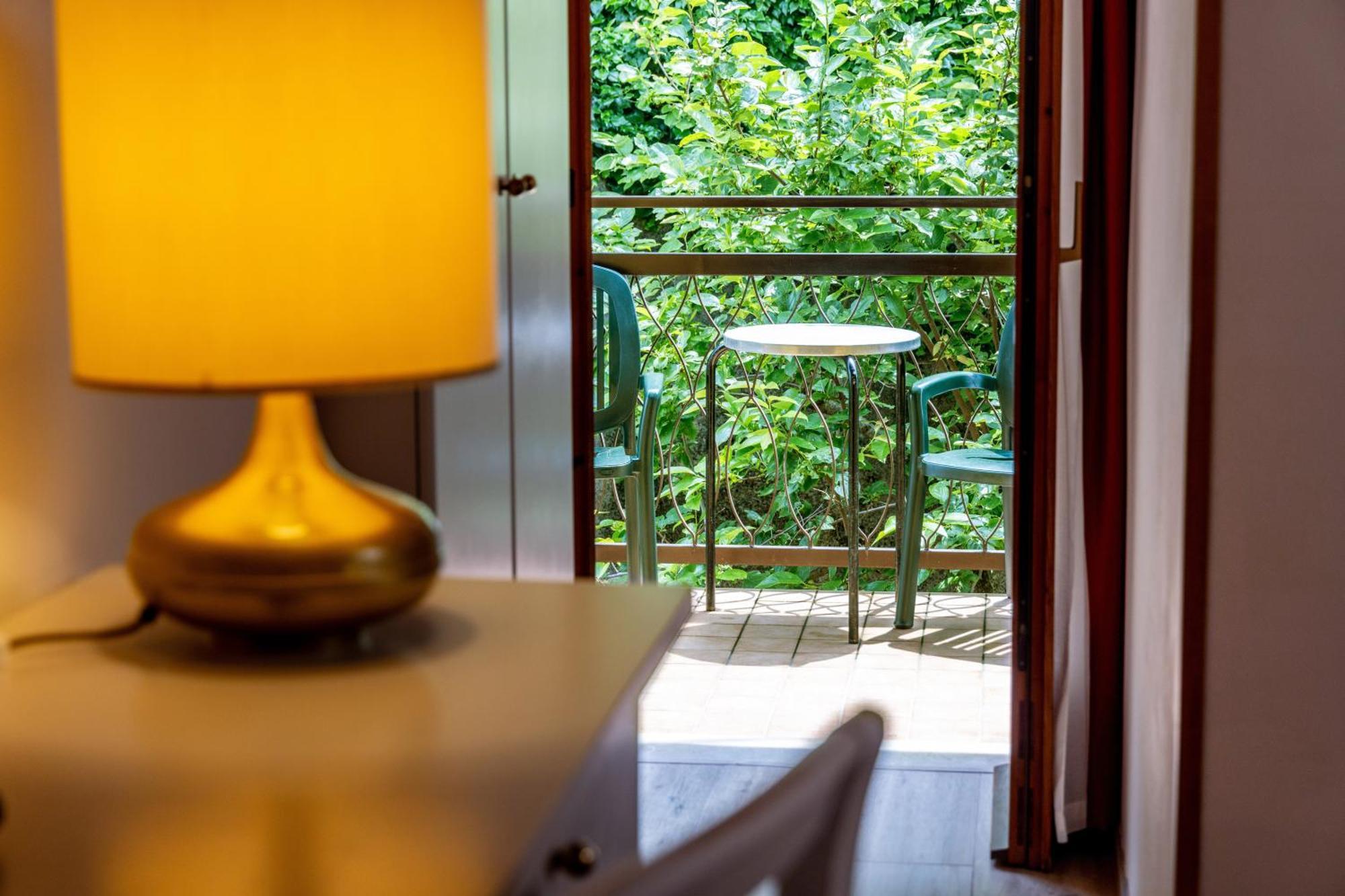 Hotel Rabay Brenzone sul Garda Bagian luar foto