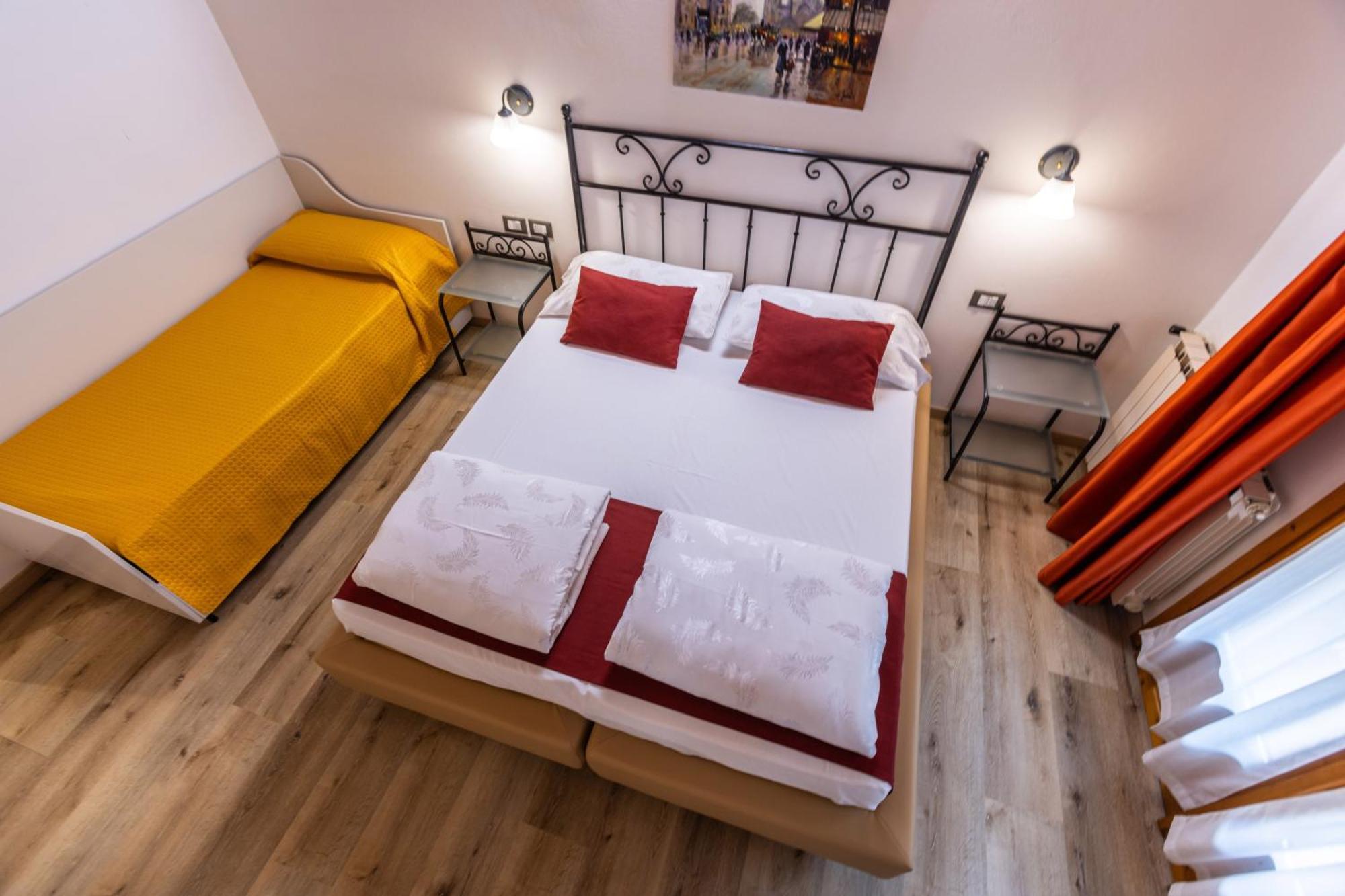 Hotel Rabay Brenzone sul Garda Bagian luar foto