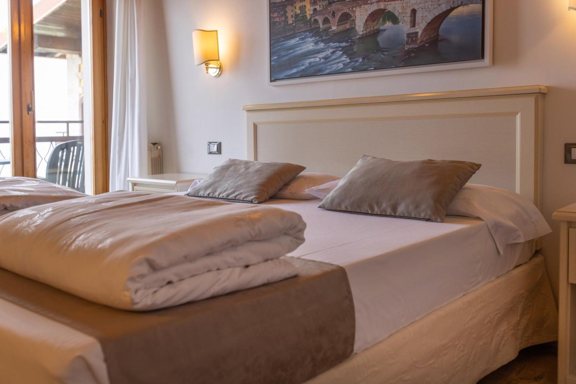 Hotel Rabay Brenzone sul Garda Bagian luar foto