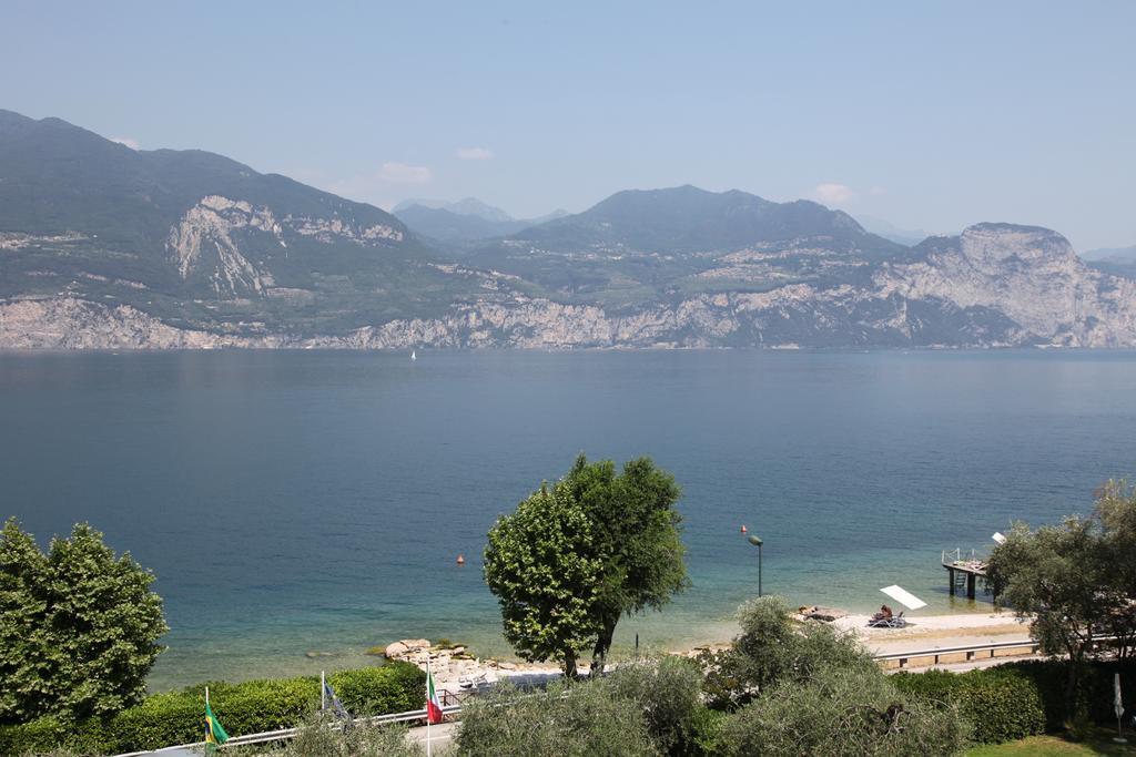 Hotel Rabay Brenzone sul Garda Bagian luar foto